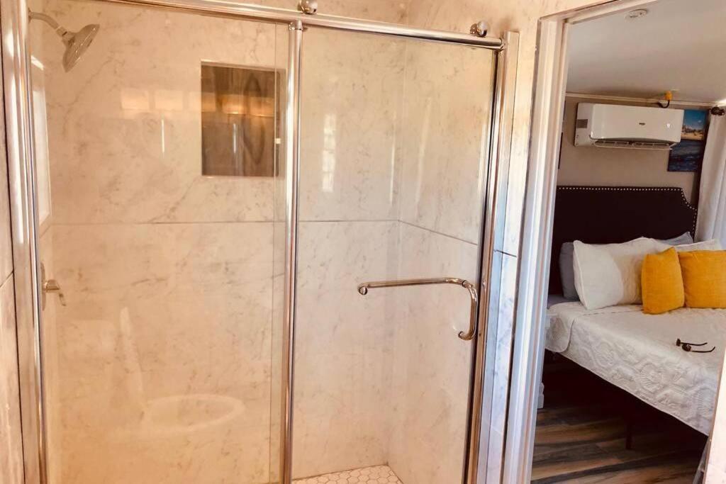 King & Queen Suite #8 Nassau Esterno foto